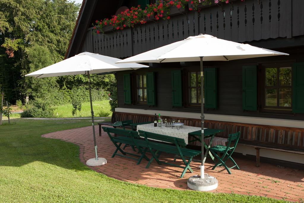 Ferienhaus Neubauer Spielfeld Exterior photo