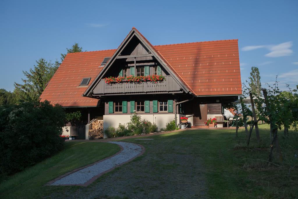 Ferienhaus Neubauer Spielfeld Exterior photo